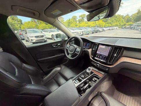 Certified 2023 Volvo XC60 B5 Ultimate w/ Climate Package FWD image 16