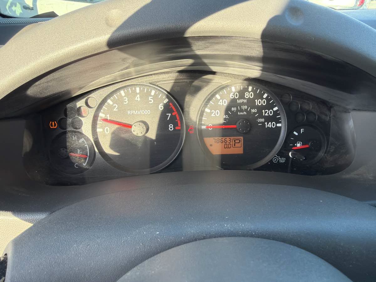 Used 2008 Nissan Frontier SE RWD image 2