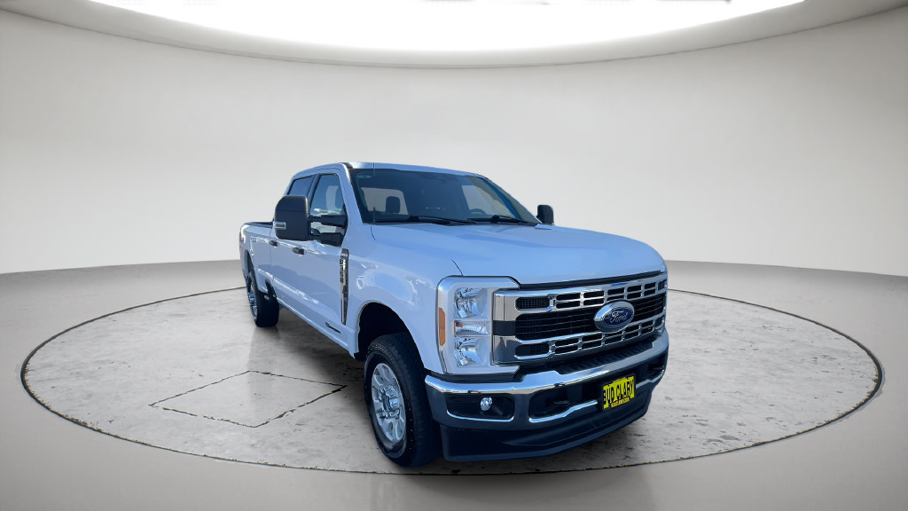 Used 2024 Ford F350 XLT w/ FX4 Off-Road Package AWD/4WD image 3