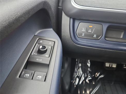 New 2025 Volkswagen ID. Buzz Pro S image 13