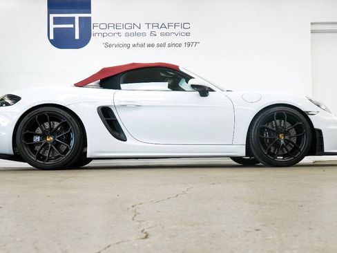 Used 2020 Porsche 718 Boxster Spyder RWD image 47