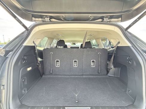 Used 2026 Subaru Ascent Premium image 23