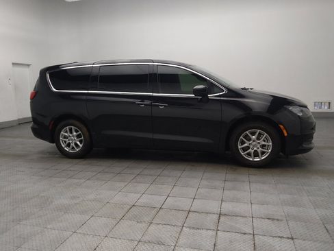 Used 2023 Chrysler Voyager LX w/ Fleet Security Group FWD image 11
