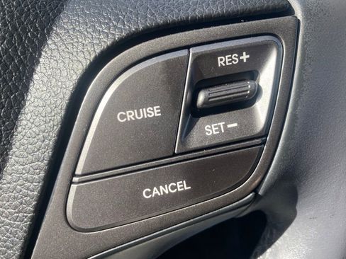 Used 2018 Hyundai Santa Fe Sport image 19