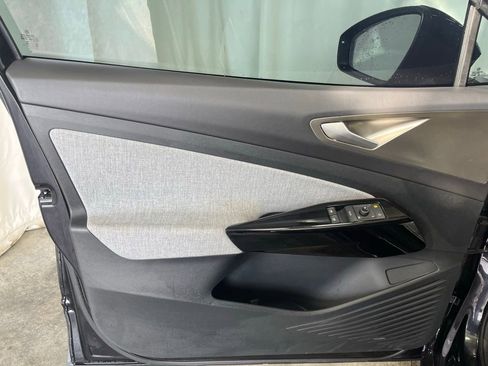 Certified 2023 Volkswagen ID.4 Pro image 9