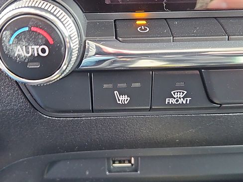 Used 2021 MAZDA MAZDA3 s image 12