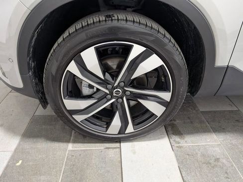 Used 2024 Volvo XC40 B5 Ultimate w/ Protection Package Premier image 7