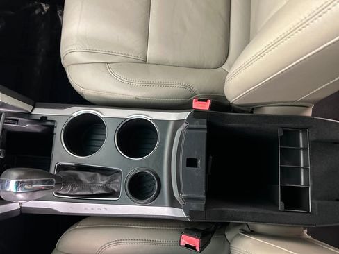 Used 2013 Ford Explorer XLT image 15