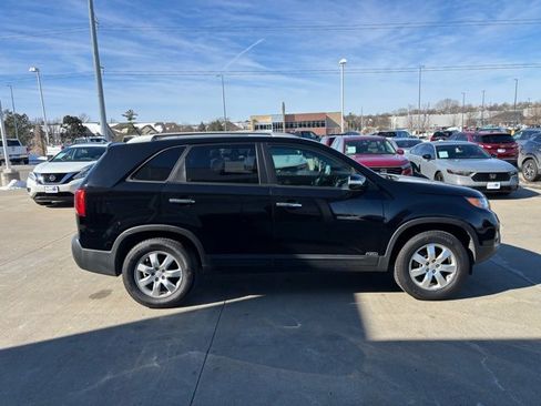 Used 2011 Kia Sorento LX w/ Convenience Pkg image 4