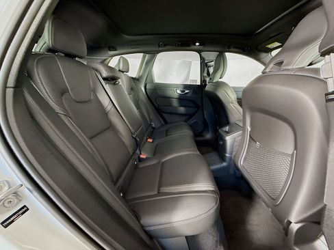 New 2026 Volvo XC60 T8 Ultra w/ Climate Package PRO image 28