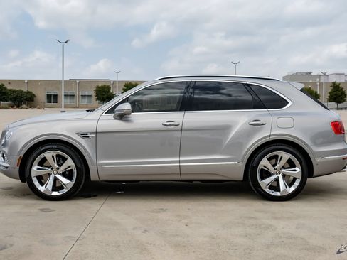 Used 2020 Bentley Bentayga Plug-In Hybrid AWD/4WD image 7