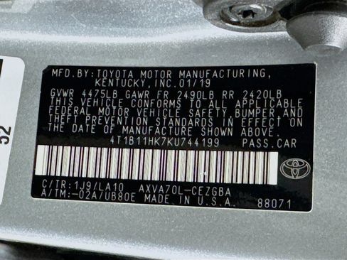 Used 2019 Toyota Camry XLE FWD image 26