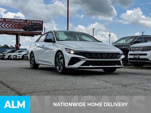 Used 2025 Hyundai Elantra Sport FWD image 4