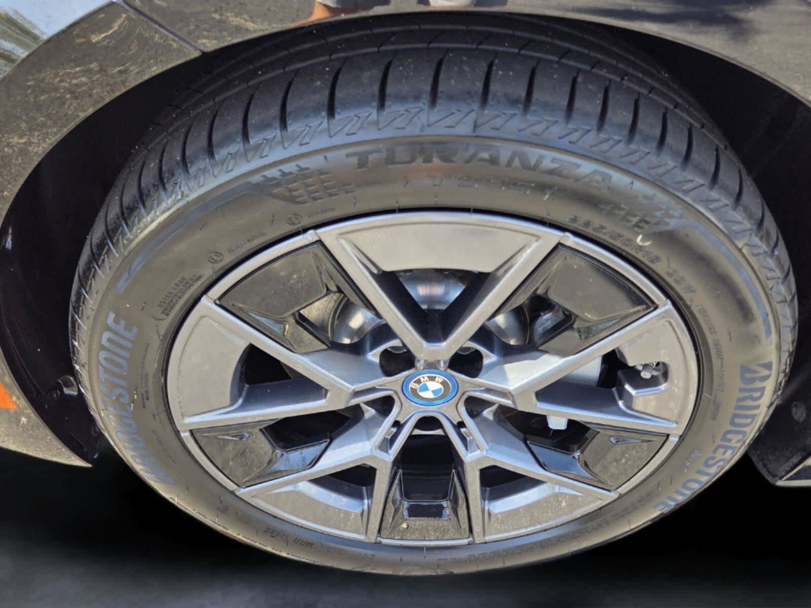 Used 2024 BMW i4 eDrive35 w/ Premium Package RWD image 9
