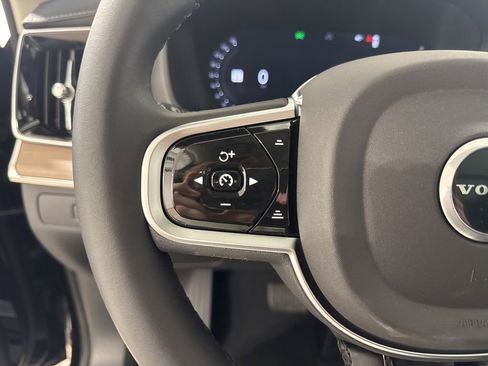 New 2026 Volvo XC90 B6 Plus w/ Protection Package Premier image 9