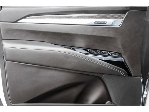 Used 2025 Cadillac Escalade ESV V AWD/4WD image 24