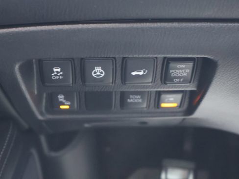 Used 2017 Nissan Pathfinder Platinum AWD/4WD image 14