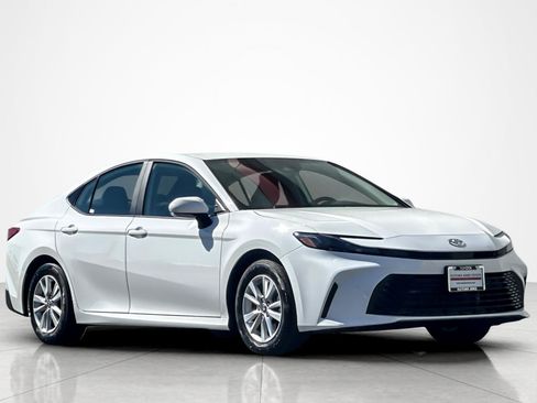Used 2026 Toyota Camry LE FWD image 7
