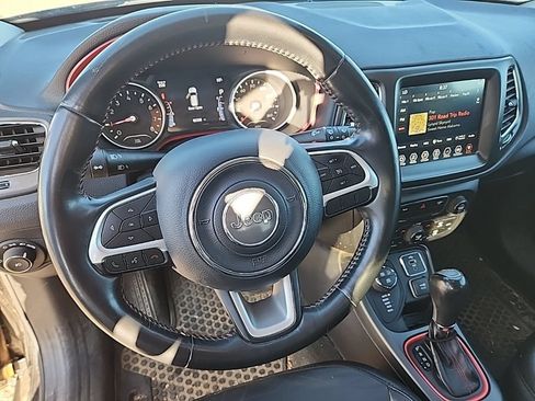 Used 2018 Jeep Compass Trailhawk AWD/4WD image 9