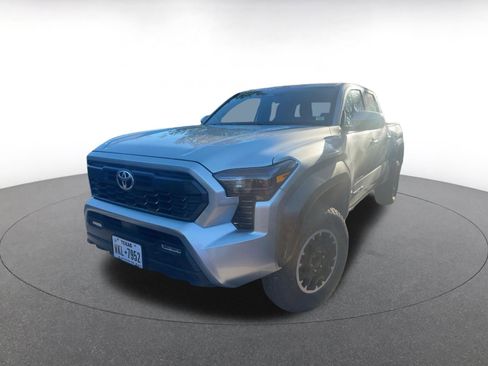 Used 2025 Toyota Tacoma TRD Off-Road image 4