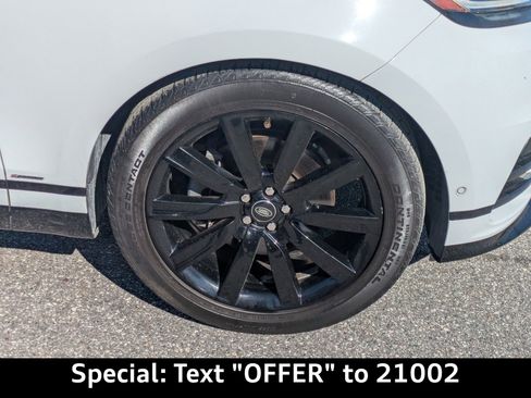 Used 2019 Land Rover Range Rover Velar R-Dynamic SE image 12
