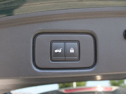 Used 2022 Nissan Pathfinder SL AWD/4WD image 30