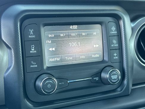 Used 2019 Jeep Wrangler Sport AWD/4WD image 15