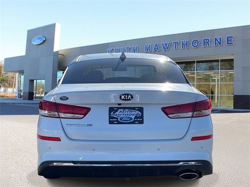 Used 2020 Kia Optima LX image 5