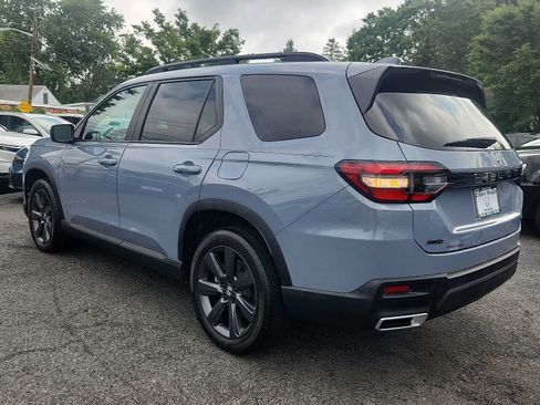 Used 2023 Honda Pilot Sport image 4
