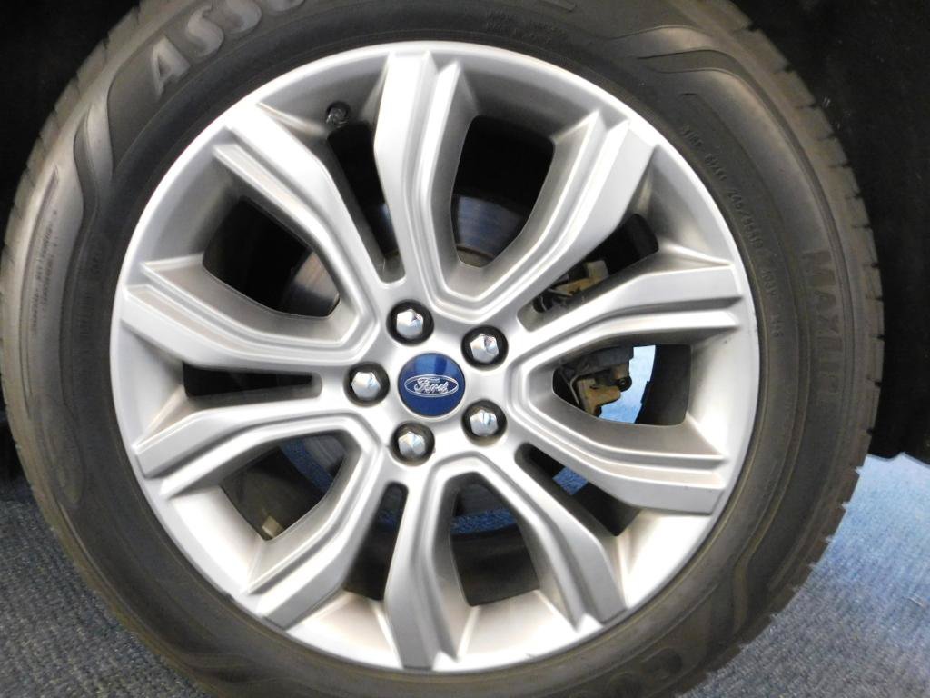 Used 2019 Ford Edge Titanium FWD image 20