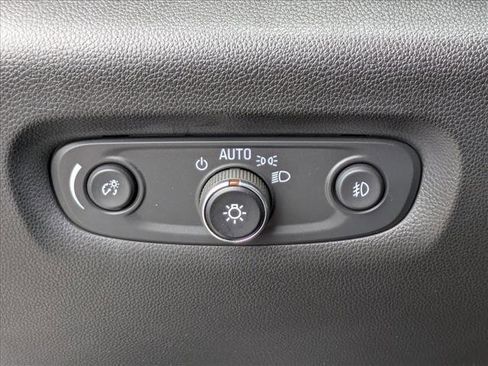 Used 2020 Chevrolet Traverse Premier FWD image 10