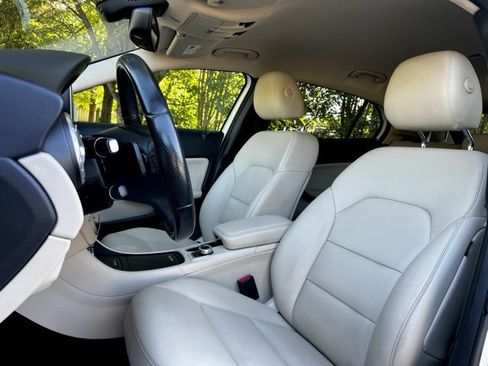 Used 2015 Mercedes-Benz GLA 250 4MATIC w/ Premium Package image 17