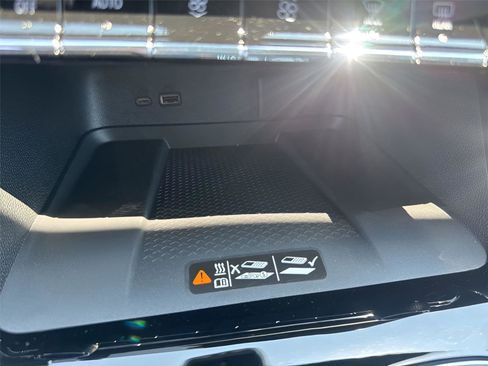 New 2025 Chevrolet Traverse LT image 22