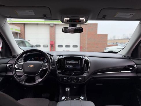 Used 2018 Chevrolet Traverse LT image 19