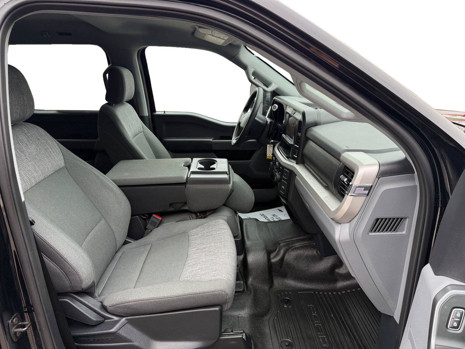 Used 2025 Ford F350 XLT w/ FX4 Off-Road Package AWD/4WD image 26