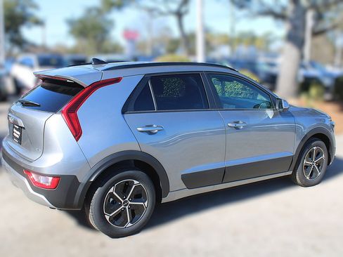 New 2026 Kia Niro LX FWD image 7