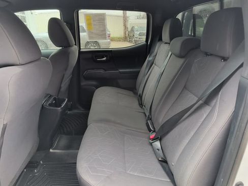 Used 2016 Toyota Tacoma TRD Sport w/ Towing Package AWD/4WD image 29