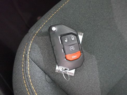 Used 2025 Jeep Wrangler Unlimited Sahara AWD/4WD image 20