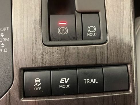 Used 2021 Toyota Highlander Platinum image 30