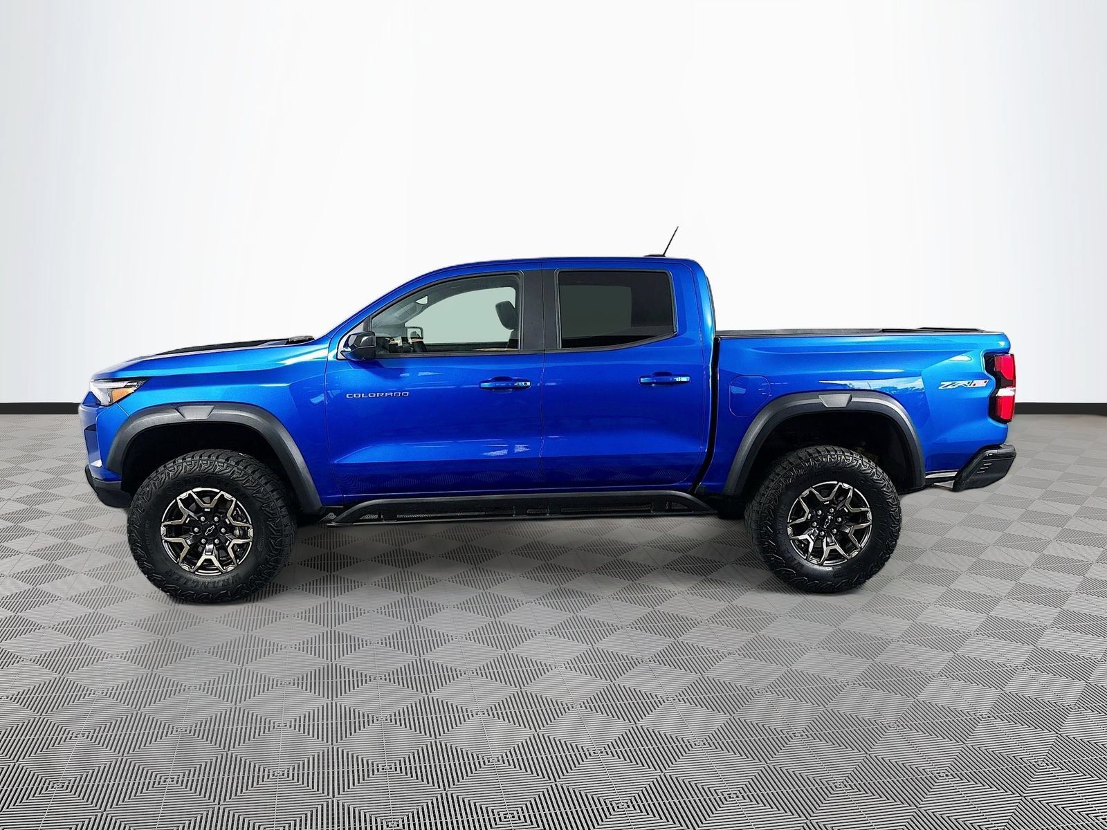 Used 2024 Chevrolet Colorado ZR2 w/ ZR2 Convenience Package III AWD/4WD image 4