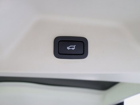 Used 2020 Land Rover Range Rover image 31