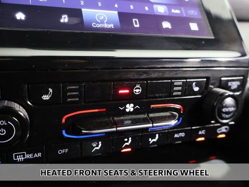 Used 2025 Jeep Grand Cherokee Altitude AWD/4WD image 6
