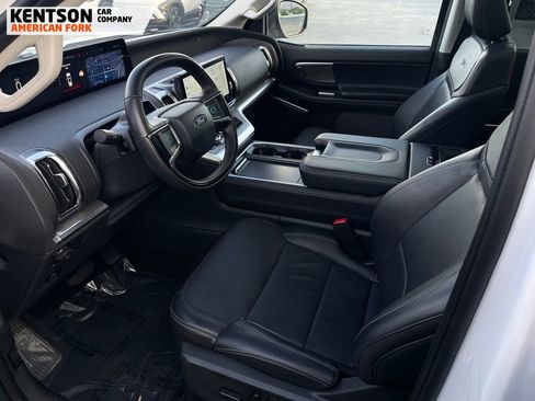 Used 2025 Ford Expedition Max Platinum AWD/4WD image 39