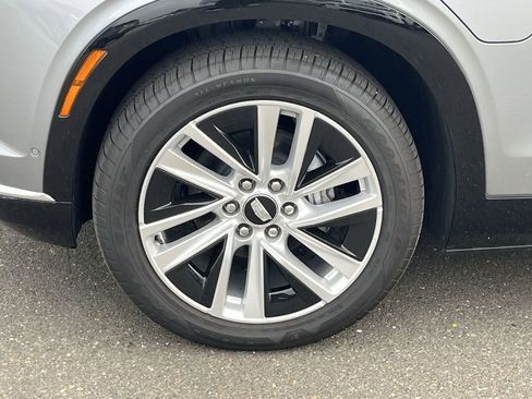 Used 2026 Cadillac Vistiq Luxury image 25