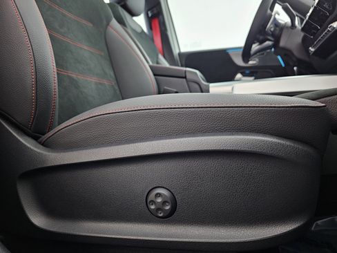 Used 2025 Mercedes-Benz GLB 35 AMG 4MATIC image 20