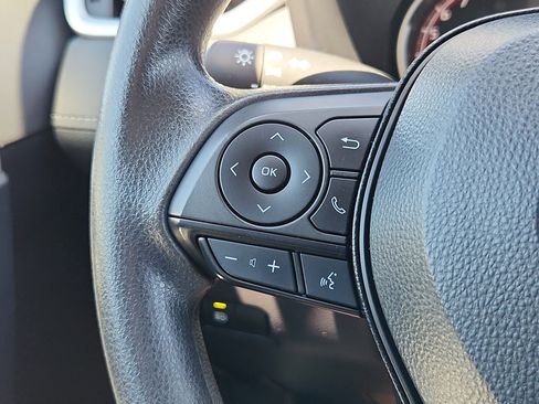 Used 2025 Toyota RAV4 XLE AWD/4WD image 19