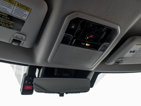 Used 2023 Toyota Tundra Limited image 23