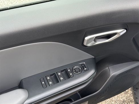 New 2025 Kia K4 LXS image 15