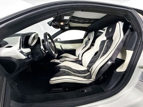 Used 2010 Ferrari 458 Italia Coupe RWD image 11