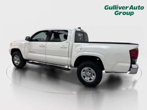 Used 2022 Toyota Tacoma SR5 RWD image 4